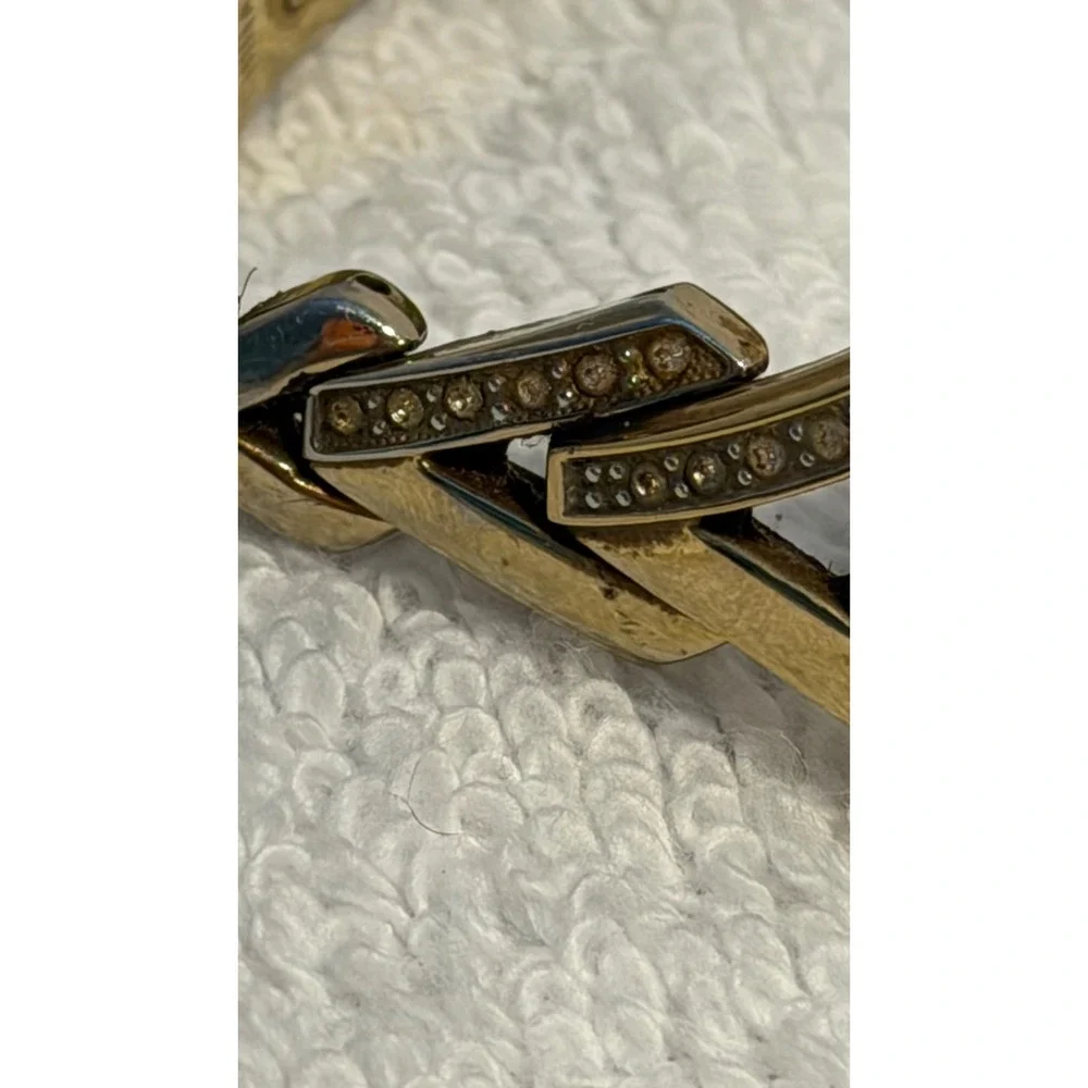 Seiko Solar Gold Tone Crystal Dress Watch V115-0AP0 Japan Movt Chevron Bracelet